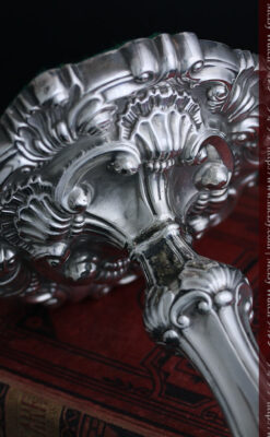 英国ビクトリア朝期の重厚な銀無垢アンティーク燭台1対2本【1900年~1903年頃】-A0271-7