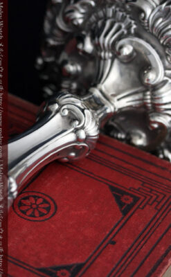 英国ビクトリア朝期の重厚な銀無垢アンティーク燭台1対2本【1900年~1903年頃】-A0271-8