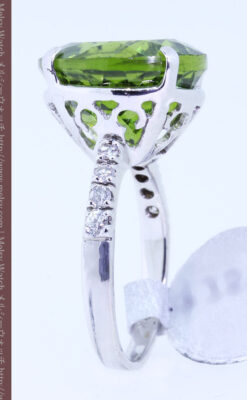11.5カラットの大型ペリドットの18金リング-A0277-10