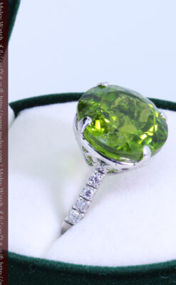 11.5カラットの大型ペリドットの18金リング-A0277-4
