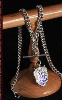 二股の銀無垢アンティーク懐中時計チェーン 騎士と青い盾飾り 【1922年頃】-C0473-12