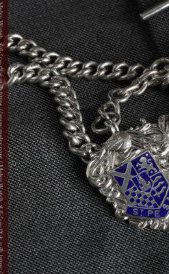 二股の銀無垢アンティーク懐中時計チェーン 騎士と青い盾飾り 【1922年頃】-C0473-3