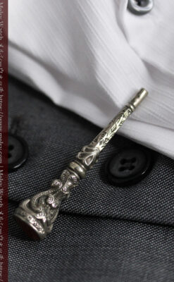 銀無垢の装飾の綺麗なアンティーク鍵巻き-C0476-1