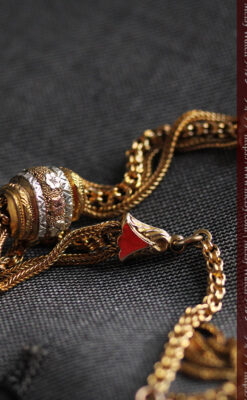 華やかさと上品さを併せ持つ、美しきアンティーク懐中時計チェーン-C0477-4