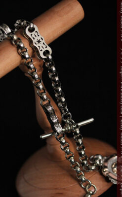 雰囲気の良いアンティークチェーンと2色の銀無垢飾り-C0478-13