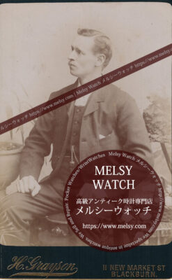 こぶしを握って座る横顔の男性 【1900年頃】 懐中時計チェーン-I4095