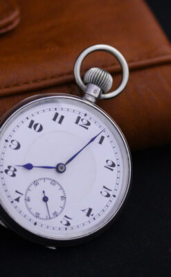 英国製銀無垢アンティーク懐中時計 【1919年頃】