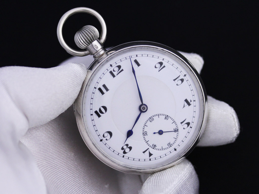懐中型アンティーク銀製時計1919年珍品