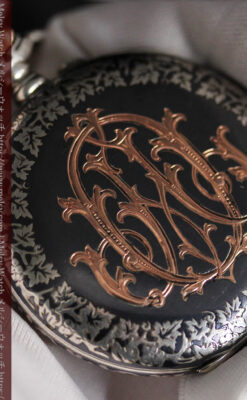 黒金装飾と彫りが美しいロンジンの銀無垢アンティーク懐中時計 【1905年製】革紐付き-P2274-10