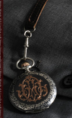 黒金装飾と彫りが美しいロンジンの銀無垢アンティーク懐中時計 【1905年製】革紐付き-P2274-17