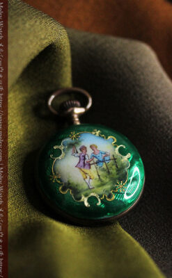 深緑のエナメル装飾 スイス製銀無垢アンティーク懐中時計-P2287-2