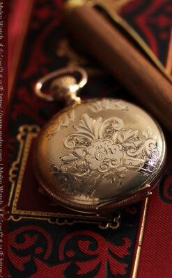 ワインレッドと金彩装飾 ハンプデンのアンティーク懐中時計 【1908年製】-P2288-9