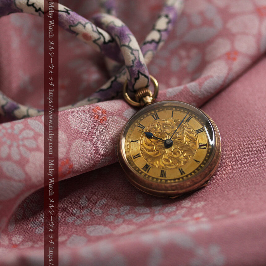 装飾の綺麗なスイス製の金無垢アンティーク懐中時計 【1913年製】-P2295-1