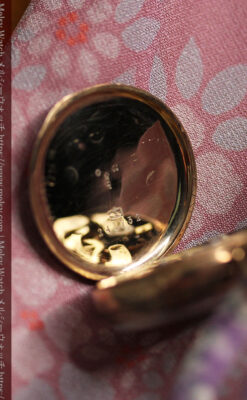 装飾の綺麗なスイス製の金無垢アンティーク懐中時計 【1913年製】-P2295-12