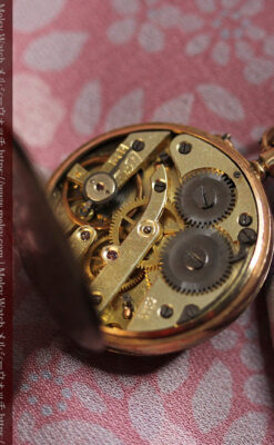 装飾の綺麗なスイス製の金無垢アンティーク懐中時計 【1913年製】-P2295-13