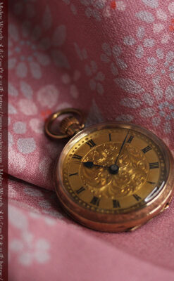 装飾の綺麗なスイス製の金無垢アンティーク懐中時計 【1913年製】-P2295-5