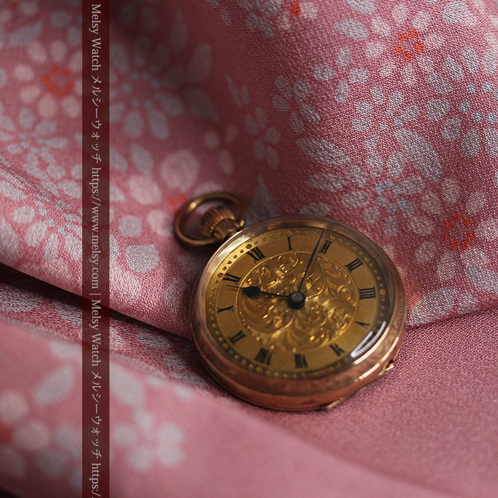 装飾の綺麗なスイス製の金無垢アンティーク懐中時計 【1913年製】