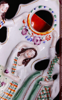 スタッフォードシャーの乙女3人の懐中時計用アンティークスタンド-S0825-3