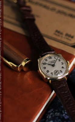 英国ベンソン 金無垢の特殊型女性用アンティーク腕時計 【1949年頃】-W1234-3