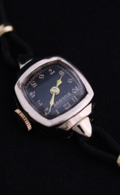 ブローバのアンティーク腕時計-W1391-10