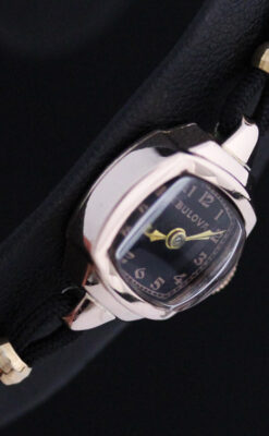 ブローバのアンティーク腕時計-W1391-12