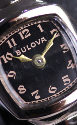 ブローバのアンティーク腕時計-W1391-15