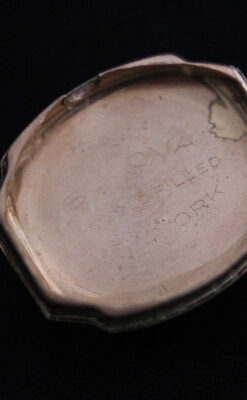 ブローバのアンティーク腕時計-W1391-17