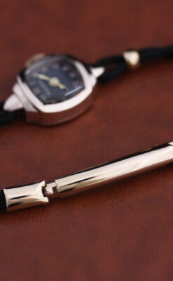 ブローバのアンティーク腕時計-W1391-8