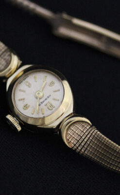 エルメスの女性用アンティーク腕時計-W1395-7