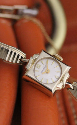 ロンジンの女性用アンティーク腕時計-W1400-4