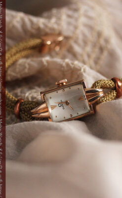 オメガ 金無垢ローズゴールドの女性用アンティーク腕時計 【1946年製】箱付き-W1186-8