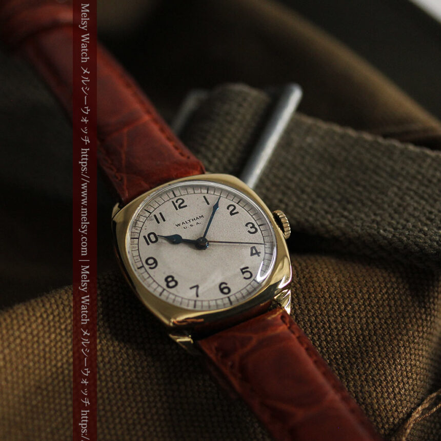 英国ウォルサム クッション型の金無垢アンティーク腕時計 【1946年頃】-W1214-1