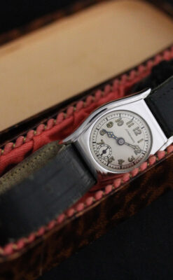 ユンハンスのアンティーク腕時計-W1425-19