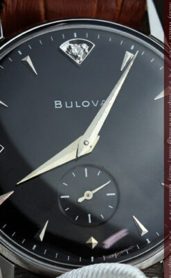 黒にダイヤモンドの映えるブローバの1954年製のアンティーク腕時計-W1447-11