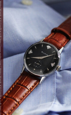 黒にダイヤモンドの映えるブローバの1954年製のアンティーク腕時計-W1447-4