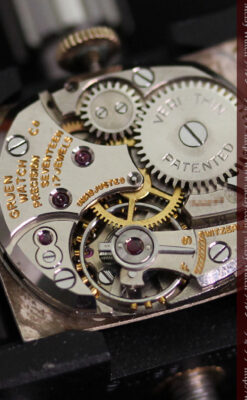 グリュエンの1945年頃のダイヤモンド装飾が綺麗なアンティーク腕時計-W1448-18