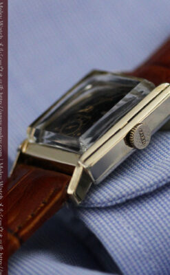 グリュエンの少し小さめの黒文字盤のアンティーク腕時計-W1459-10