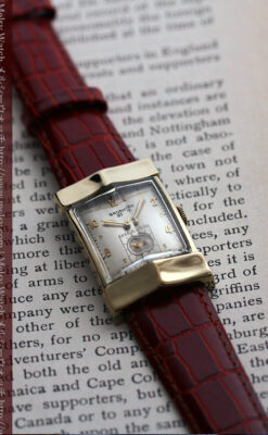 グリュエン騎士の兜のようなアンティーク腕時計-W1461-12