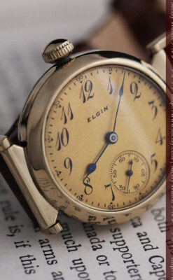 可動ラグを持つエルジンの雰囲気あるアンティーク腕時計-W1462-10