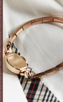 ジャガールクルトのローズ色の女性用アンティーク腕時計 【1940年頃】-W1473-10