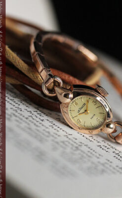 ジャガールクルトのローズ色の女性用アンティーク腕時計 【1940年頃】-W1473-13