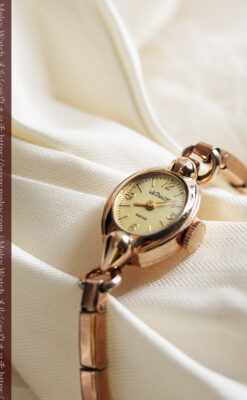 ジャガールクルトのローズ色の女性用アンティーク腕時計 【1940年頃】-W1473-6