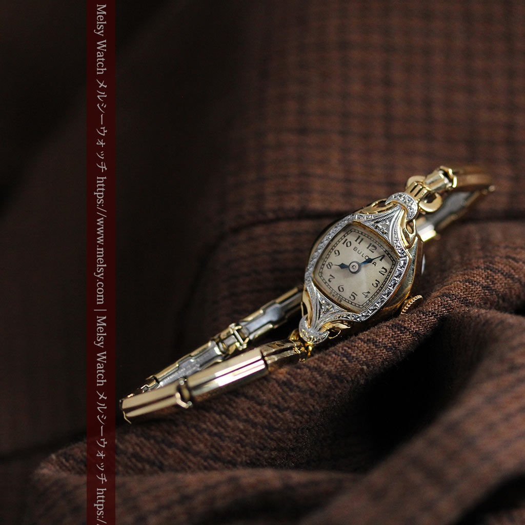ブローバの金銀２色の装飾際立つ女性用アンティーク腕時計 【1942年製】