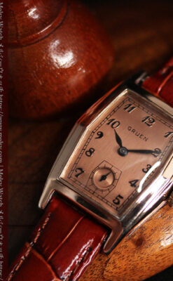 グリュエン 縦長六角形のアンティーク腕時計 ローズ色 【1950年頃】-W1482-12