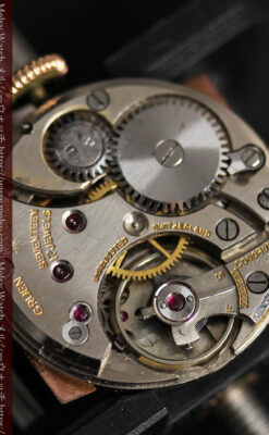 グリュエン 縦長六角形のアンティーク腕時計 ローズ色 【1950年頃】-W1482-16