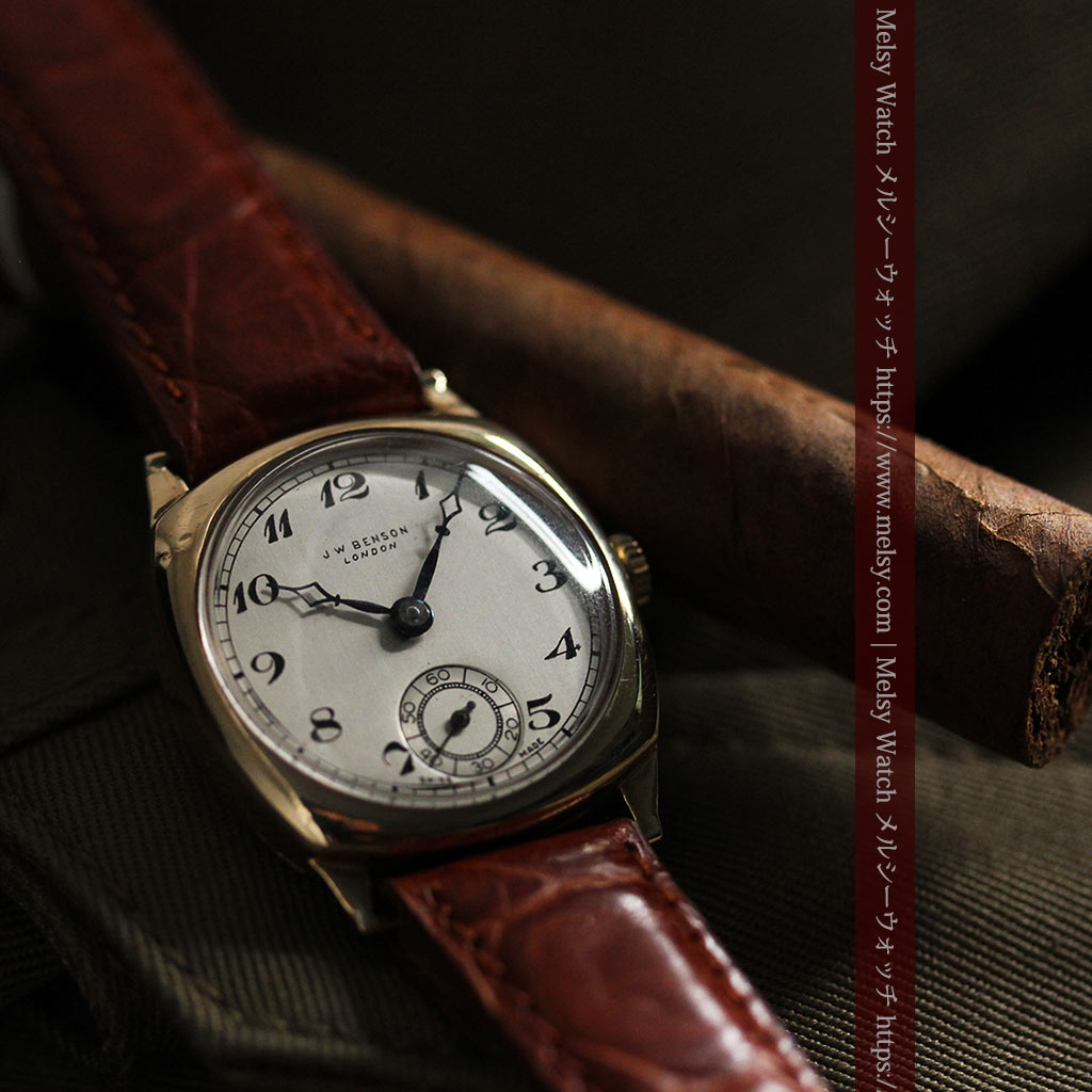 英国ベンソン クッション型の金無垢アンティーク腕時計 1950年頃