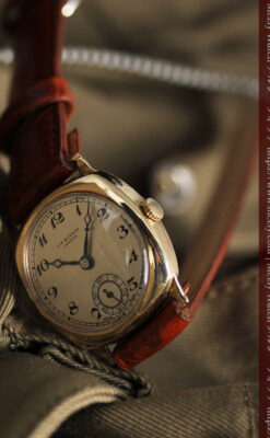 英国ベンソン クッション型の金無垢アンティーク腕時計 【1950年頃】-W1484-10