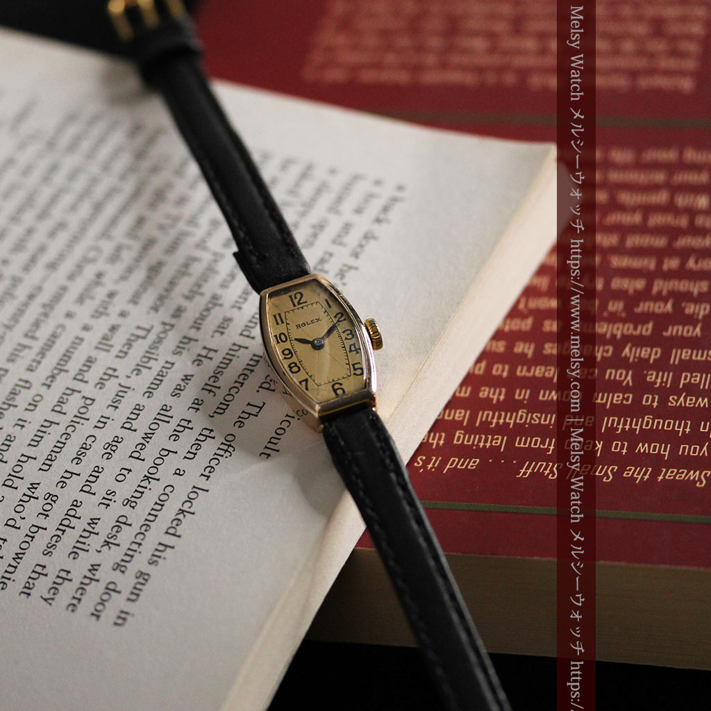 ロレックス 細長い樽型の女性用金無垢アンティーク腕時計 【1930年頃】