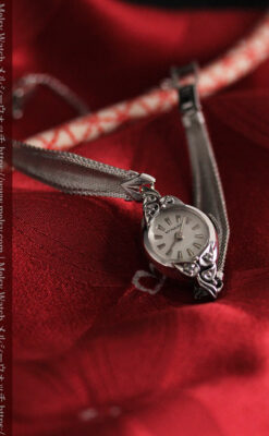 ウイットナーの艶やかな女性用アンティーク腕時計 【1950年頃】箱付き-W1497-1
