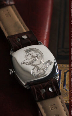 英国ベンソン 上品な騎士の彫りと銀無垢アンティーク腕時計 【1937年頃】-W1498-4